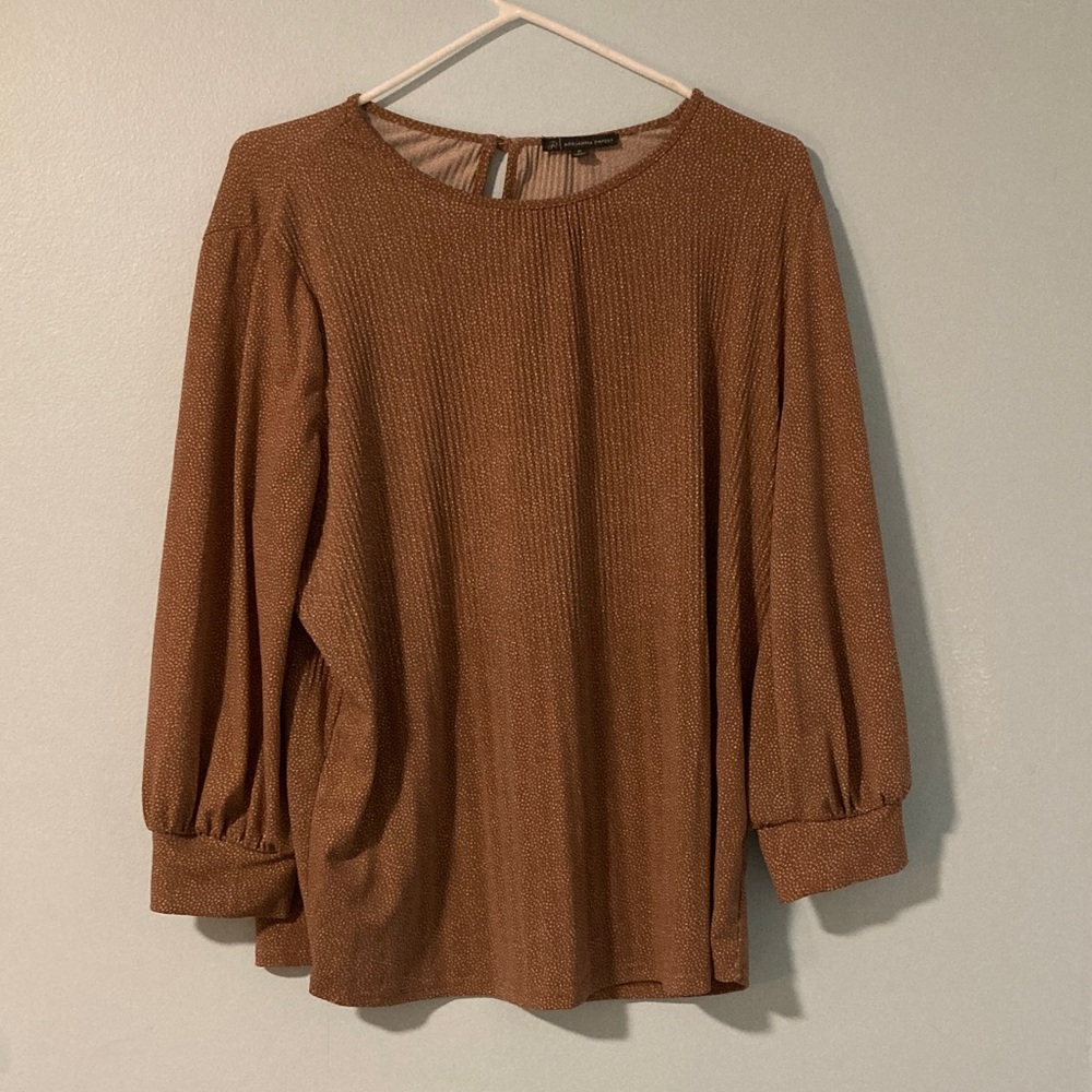Flowy women’s top